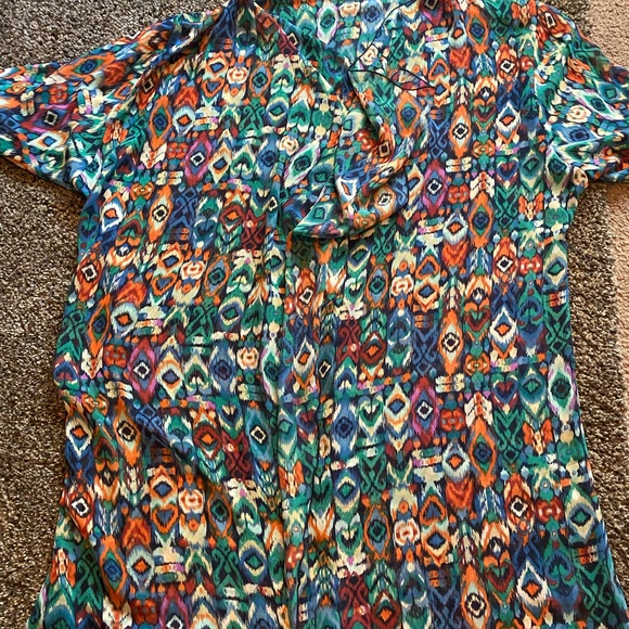 SALE ❤️🤍💙 Large Shirley